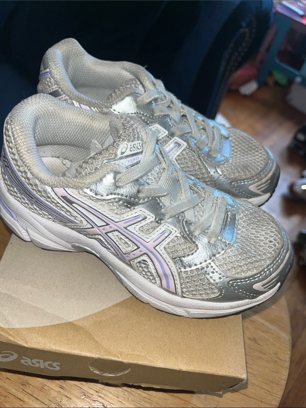 Little girls Ascics 1130 sz 12